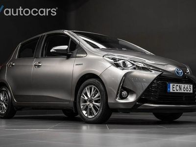Grå Begagnad 2017 Toyota Yaris Hybrid Active Halvkombi | 159 000 kr (Lite dyr)