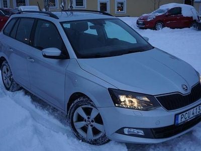 Begagnad Skoda Fabia Style 110 HK (80 kW) 2016 Silver Kombi