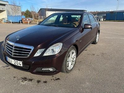 Mörkröd metallic Begagnad 2010 Mercedes E250 | 127 000 kr (Marknadspris)