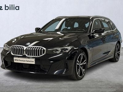 Svart Begagnad 2023 BMW 330e M Sport Kombi | 389 900 kr (Marknadspris)