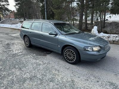 begagnad Volvo V70 2.4 T Business Gds