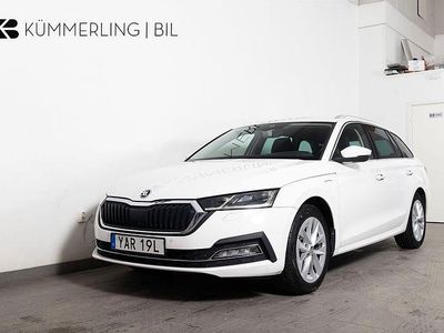 Vit Begagnad 2021 Skoda Octavia Style Kombi | 224 900 kr (Marknadspris)