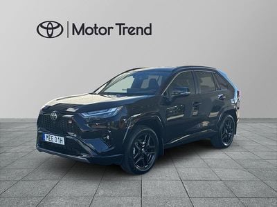 Svart Begagnad 2025 Toyota RAV4 Hybrid SUV | 529 900 kr (Dyr)