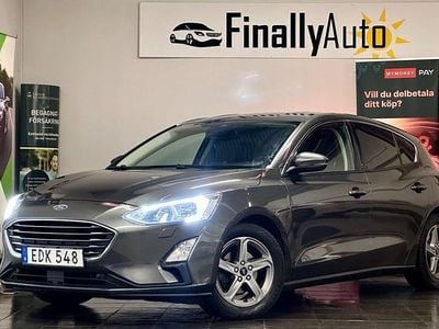 Grå Begagnad 2018 Ford Focus Titanium Halvkombi | 109 900 kr (Marknadspris)