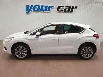 Vit (vitpärlemometallic) Begagnad 2011 Citroën DS4 Halvkombi | 78 000 kr