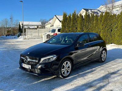 Begagnad Mercedes A180 109 HK (80 kW) 2016 Svart Halvkombi