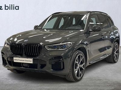 Grå Begagnad 2022 BMW X5 iPerformance SUV | 689 900 kr