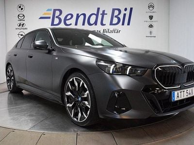 Grå Begagnad 2023 BMW i5 Comfort Edition Sedan | 729 500 kr