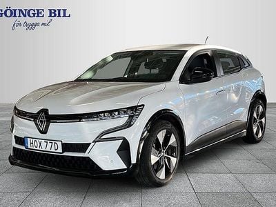 Vit Begagnad 2023 Renault Mégane IV Equilibre Halvkombi | 239 000 kr (Marknadspris)