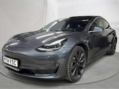 Grå Begagnad 2020 Tesla Model 3 Performance Sedan | 243 000 kr (Marknadspris)