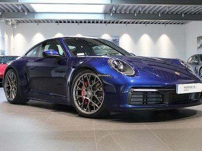 Mörkblå (gentian blue metallic) Begagnad 2019 Porsche 911 Carrera S Sportkupé | 1 295 000 kr (Marknadspris)