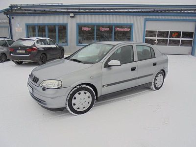 Grå Begagnad 2001 Opel Astra Halvkombi | 25 000 kr