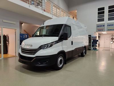 begagnad Iveco Daily 35-140 Van 12m3 Hi-Matic