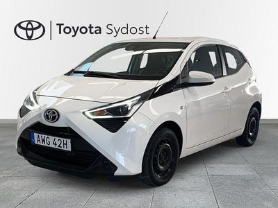 Vit Begagnad 2021 Toyota Aygo X-play Halvkombi | 144 900 kr (Bra pris)