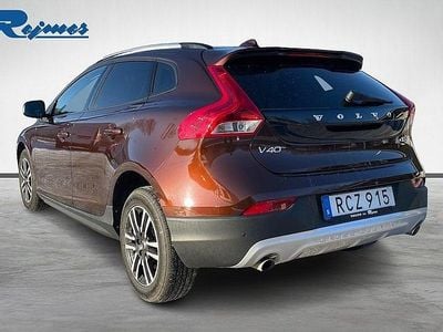 Begagnad Volvo V40 CC Business Edition 150 HK (110 kW) 2017 Rich java metallic Kombi