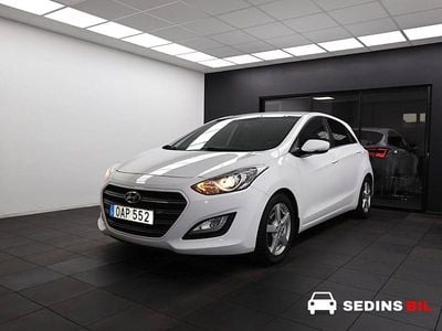 Vit Begagnad 2017 Hyundai i30 Halvkombi | 119 900 kr (Marknadspris)