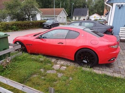 Folierad röd och karbon Begagnad 2008 Maserati Granturismo Sportkupé | 349 500 kr