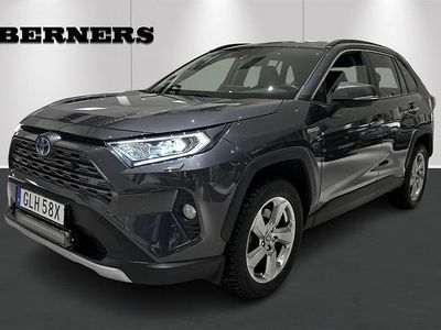 Grå Begagnad 2021 Toyota RAV4 Hybrid Executive SUV | 309 900 kr (Marknadspris)