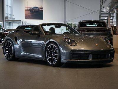 Flerfärgad Begagnad 2020 Porsche 911 Turbo S Cab | 2 295 000 kr