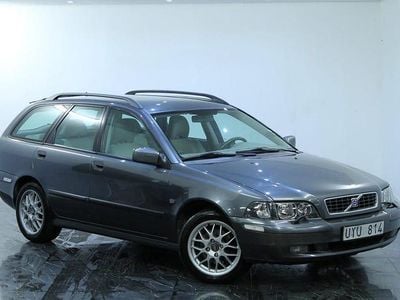Grå Begagnad 2004 Volvo V40 Kombi | 44 900 kr
