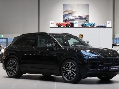 Svart Begagnad 2026 Porsche Cayenne SUV | 1 299 000 kr