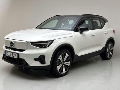 Vit Begagnad 2023 Volvo XC40 Plus SUV | 299 000 kr