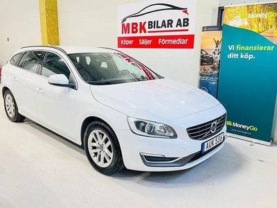 Begagnad Volvo V60 Momentum 136 HK (100 kW) 2014 Vit Kombi