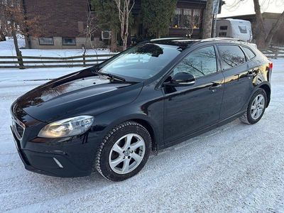 Begagnad Volvo V40 CC Momentum 180 HK (132 kW) 2014 Svart metallik Kombi