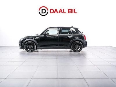 Svart Begagnad 2015 Mini Cooper Chili Halvkombi | 159 700 kr (Lite dyr)