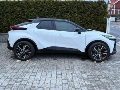 Bitone Begagnad 2024 Toyota C-HR Executive SUV | 369 000 kr (Dyr)