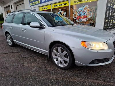 Begagnad Volvo V70 Momentum 163 HK (119 kW) 2012 Grå Kombi