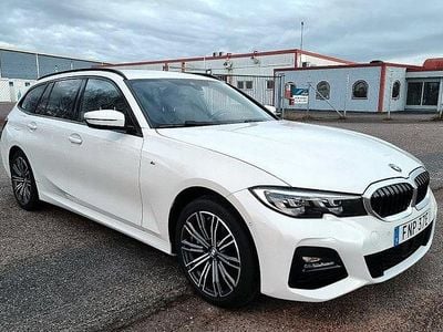 Vit Begagnad 2020 BMW 330e M Sport Kombi | 298 900 kr (Lite dyr)