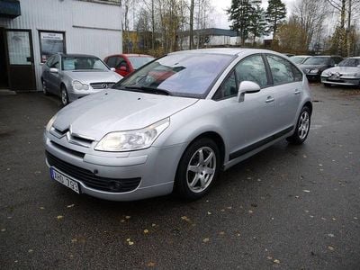Begagnad Citroën C4 141 HK (103 kW) 2006 Silver Halvkombi