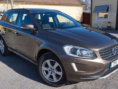 begagnad Volvo XC60 D4 AWD Aut Momentum VOC/ Backkamera/ Drag