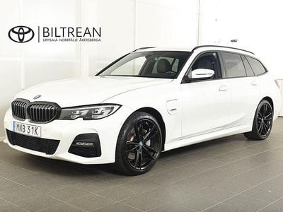 Vit Begagnad 2022 BMW 330e M Sport Kombi | 299 900 kr (Bra pris)