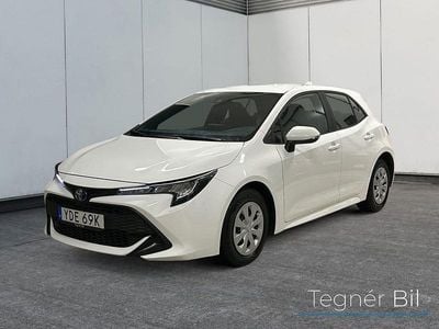 Begagnad Toyota Corolla Hybrid 122 HK (89 kW) 2022 Vit
