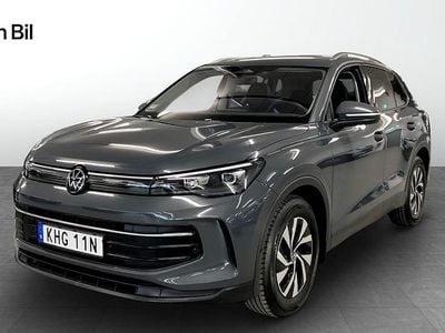 Mörkgrå Begagnad 2025 VW Tiguan Life SUV | 384 900 kr (Lite dyr)