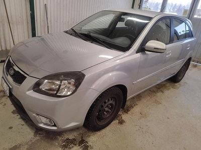 Silver Begagnad 2011 Kia Rio Halvkombi | 39 900 kr (Bra pris)
