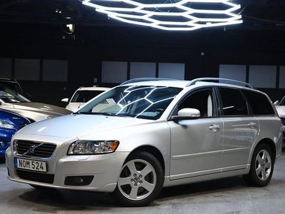 Begagnad Volvo V50 Momentum 180 HK (132 kW) 2008 Ljusgrå (grå) Kombi