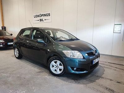 Begagnad Toyota Auris 124 HK (91 kW) 2008 Grön Halvkombi
