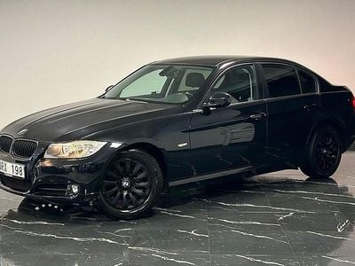 Svart Begagnad 2009 BMW 318 Comfort Edition Sedan | 69 900 kr (Marknadspris)