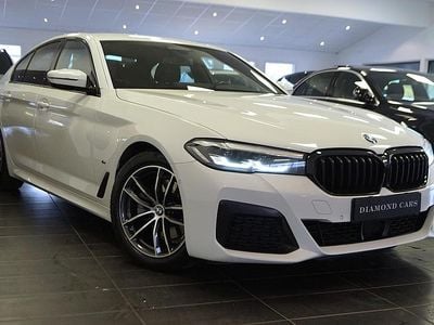 Vit Begagnad 2022 BMW 520 M Sport Sedan | 359 900 kr (Superpris)