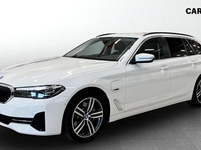 Vit Begagnad 2022 BMW 530e Kombi | 299 900 kr (Marknadspris)