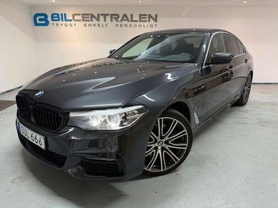 Grå Begagnad 2018 BMW 530 iPerformance Sedan | 289 900 kr (Dyr)