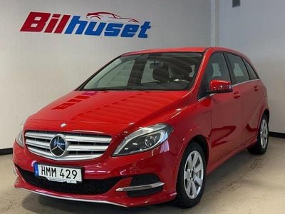 Röd Begagnad 2014 Mercedes B200 Minibuss | 59 900 kr (Marknadspris)