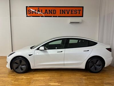 begagnad Tesla Model 3 Standard Range Plus Svensksåld 1 äg 2021, Halvkombi