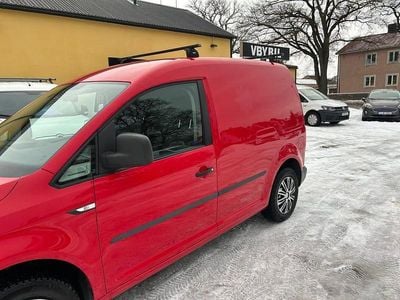 Begagnad VW Caddy 102 HK (75 kW) 2016 Röd Minibuss