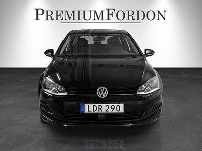 Svart Begagnad 2015 VW Golf VII Halvkombi | 109 500 kr (Marknadspris)