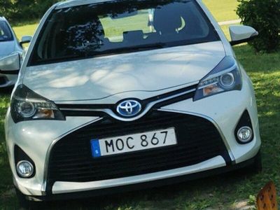 begagnad Toyota Yaris Hybrid e-CVT Euro 6 automat, B_kamera