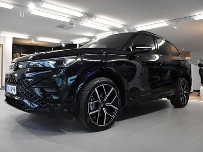 Svart Begagnad 2024 VW Tiguan R-line Edition SUV | 600 300 kr